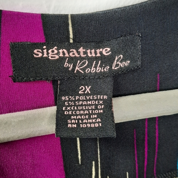 Women's Signature by Robbie Bee Sleeveless Dress - Picture 4 of 6